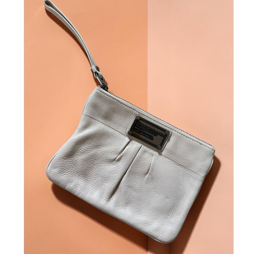 Marc by Marc Jacobs Standard Supply Leather Wristlet Clutch Vintage-Ivory